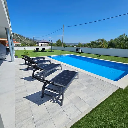 Lux Slatki * Starigrad-Paklenica