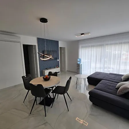 Lux Slatki Starigrad-Paklenica