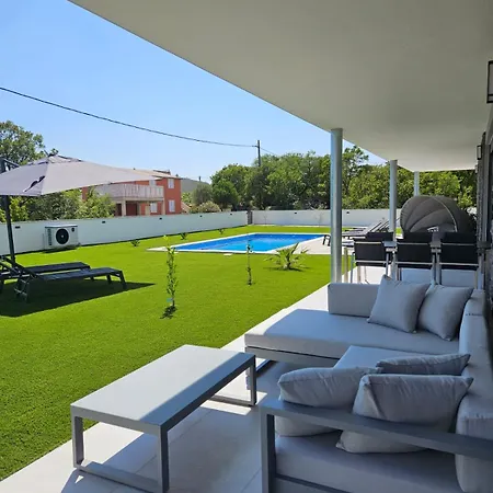 Lux Slatki Villa *