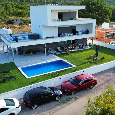 Lux Slatki Starigrad Paklenica